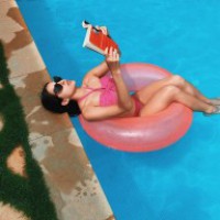 Sara Ali Khan's gulabo moment in the pool