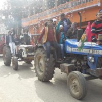 UP Police issues notice to 220 tractor owners