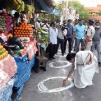 Mamata pays surprise visit to markets, pulls up police  (23:01) 