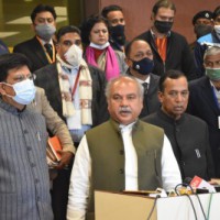 Ready for any alternative to law repeal demand, Tomar to farmers