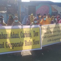 Bhopal gas victims' organisations hit the streets to back farmers
