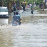 Flood-hit Karnataka seeks Rs 10,000 crore aid from Centre