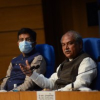 Tomar urges protesting farmers to continue talks