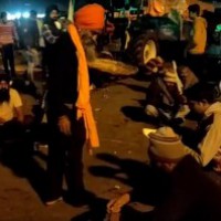 Adamant protesting farmers resume journey towards Delhi