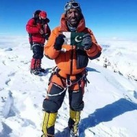 Bad weather halts search for missing climbers on K2