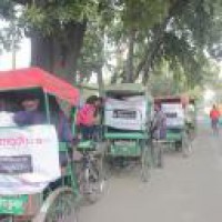 Delhi-NCR: Crowded e-rickshaws, no masks, buzzing markets
