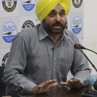 Punjab CM slams AAP's Bhagwant Mann on farm laws