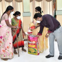 Telangana Governor hosts lunch for distressed woman