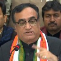 Maken slams Centre, AAP for not challenging SC ruling on slum removal