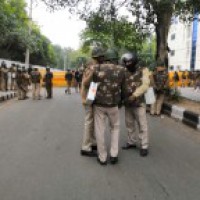 Protesting Jamia students clean up roads, win hearts