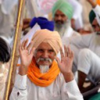 Farmers not allowed to cross Hry, threaten to block highways