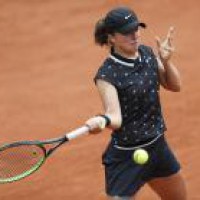 Polish teen Swiatek beats Kenin 6-4, 6-1, wins French Open