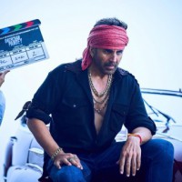 Akshay Kumar reveals his 'Bachchan Pandey' look