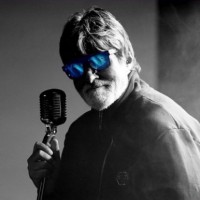 Amitabh Bachchan shares failed attempt at getting rockstar look