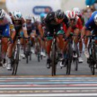 Giro D'Italia: Arnaud Demare pips Peter Sagan to win Stage 4