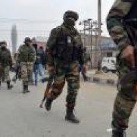 Trooper injured as militants snatch weapons in Kashmir