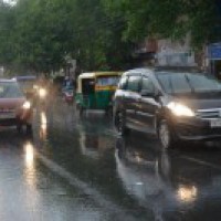 Rain lashes Delhi-NCR, brings respite from intense heat