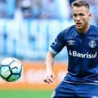 Barcelona to sign Brazilian midfielder Arthur Henrique Ramos, agree to terms