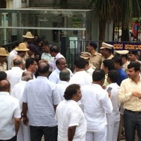  Congress, JD(S) submit list of 117 MLAs to Governor 