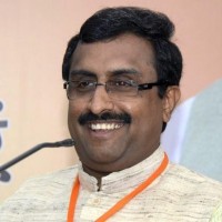 BJP's trouble-shooter on 'douse-fire' mission, promises TDP of 'olive branch'