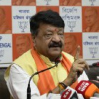 Vijayvargiya faces demonstration, black flags in Bengal