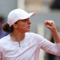 Watch Rafa lift trophy every year, crazy I'm in same spot: Swiatek