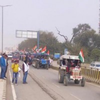 Tractors line up in Delhi ahead of #farmersparade on R-Day
