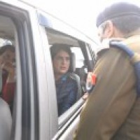 Rahul, Priyanka turned back from Meerut (Lead)