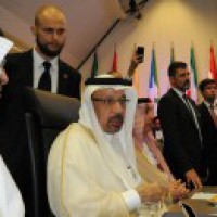 Saudi denies report about reviewing oil prices with Russia