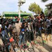 Pak journos protest suspension of TV channel's licence