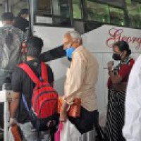 245 stranded Indians return from B'desh, 32 go back to neighbouring country