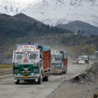 Jammu-Srinagar Highway to open for one-way traffic