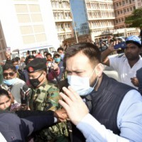 Lalu Prasad's reports normal; Rabri, Tejashwi meet him
