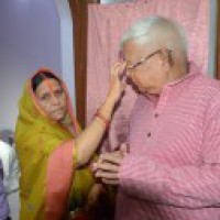 Posters in Patna decry earlier RJD 'husband-wife govt'