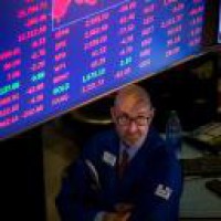 US stocks fall as tech shares slide