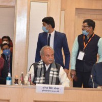 Proposal to hold farm laws doesn't mean they are flawed: Tomar