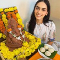 Manushi Chhillar brings Ganpati Bappa home for the first time