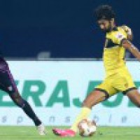 Santana's penalty helps Hyderabad off to winning start