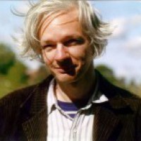 Assange's father calls extradition process 'disgrace'