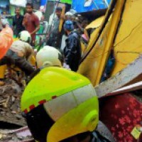 Mumbai building crash toll climbs to 6