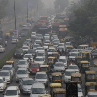 Traffic goes for a toss as farmers choke roads in Delhi