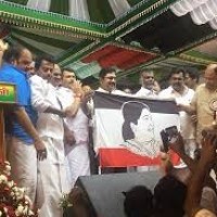 TTK Dhinakaran launches "Amma Makkal Munnetra Kazhagam' party, vows to retrieve 'two leaves' symbol