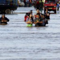 Indonesia flash floods toll reaches 32