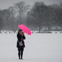 No stopping the New Year enthusiasts rush to 'freezing' Kashmir
