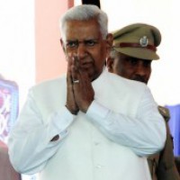 Karnataka Guv performs yoga at Raj Bhavan