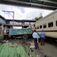 Paschim Express loco brushes past truck in Mumbai, no casualties