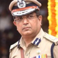 B'luru top cop in home quarantine as driver tests corona positive