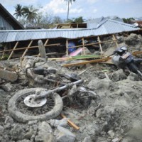 35 killed in massive Indonesia earthquake