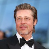 Brad Pitt, Aniston 'love they trust each other'