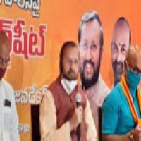 Hyd municipal polls: Javadekar gives boost to BJP campaign